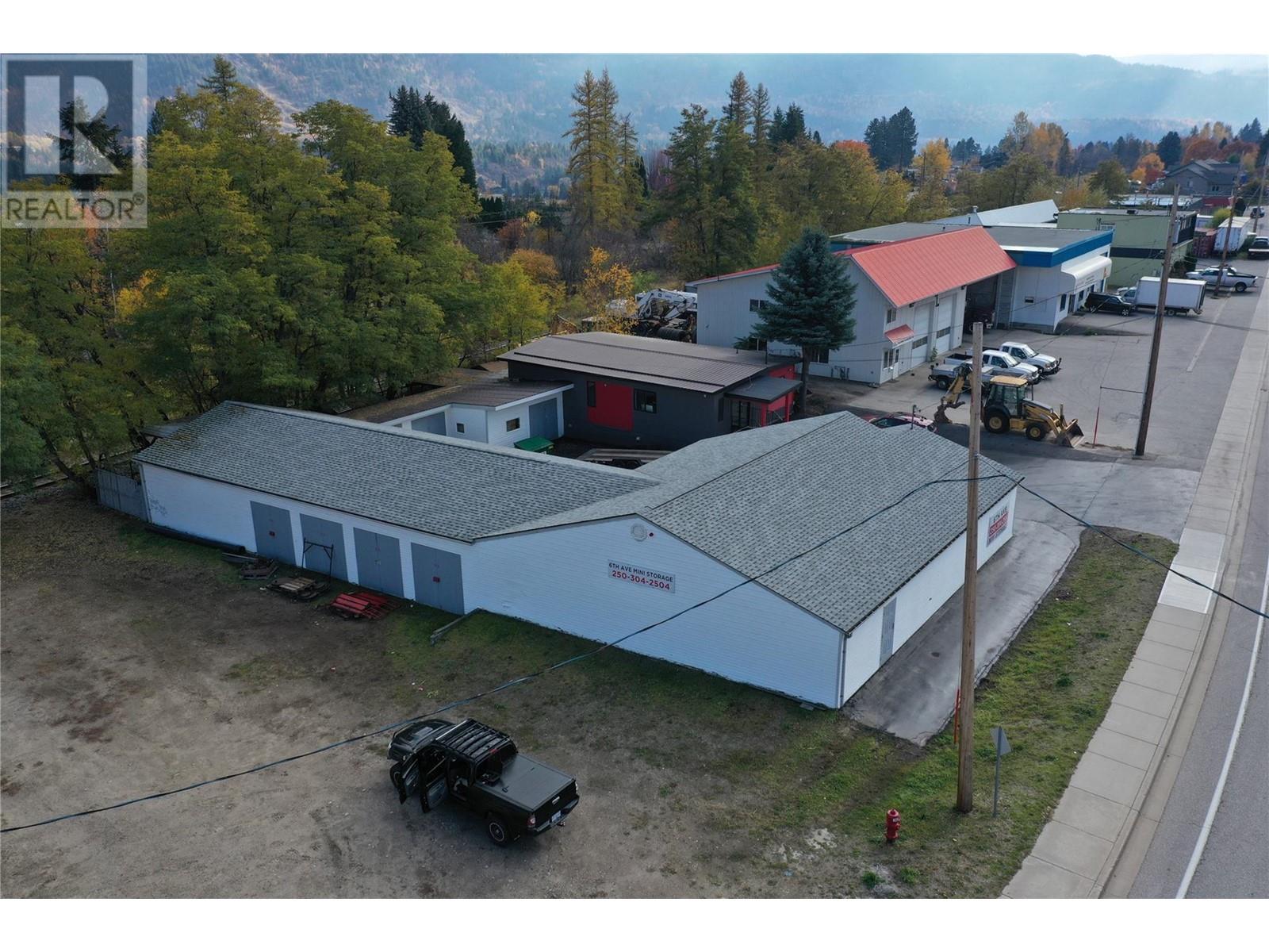 2305 6th Avenue Castlegar