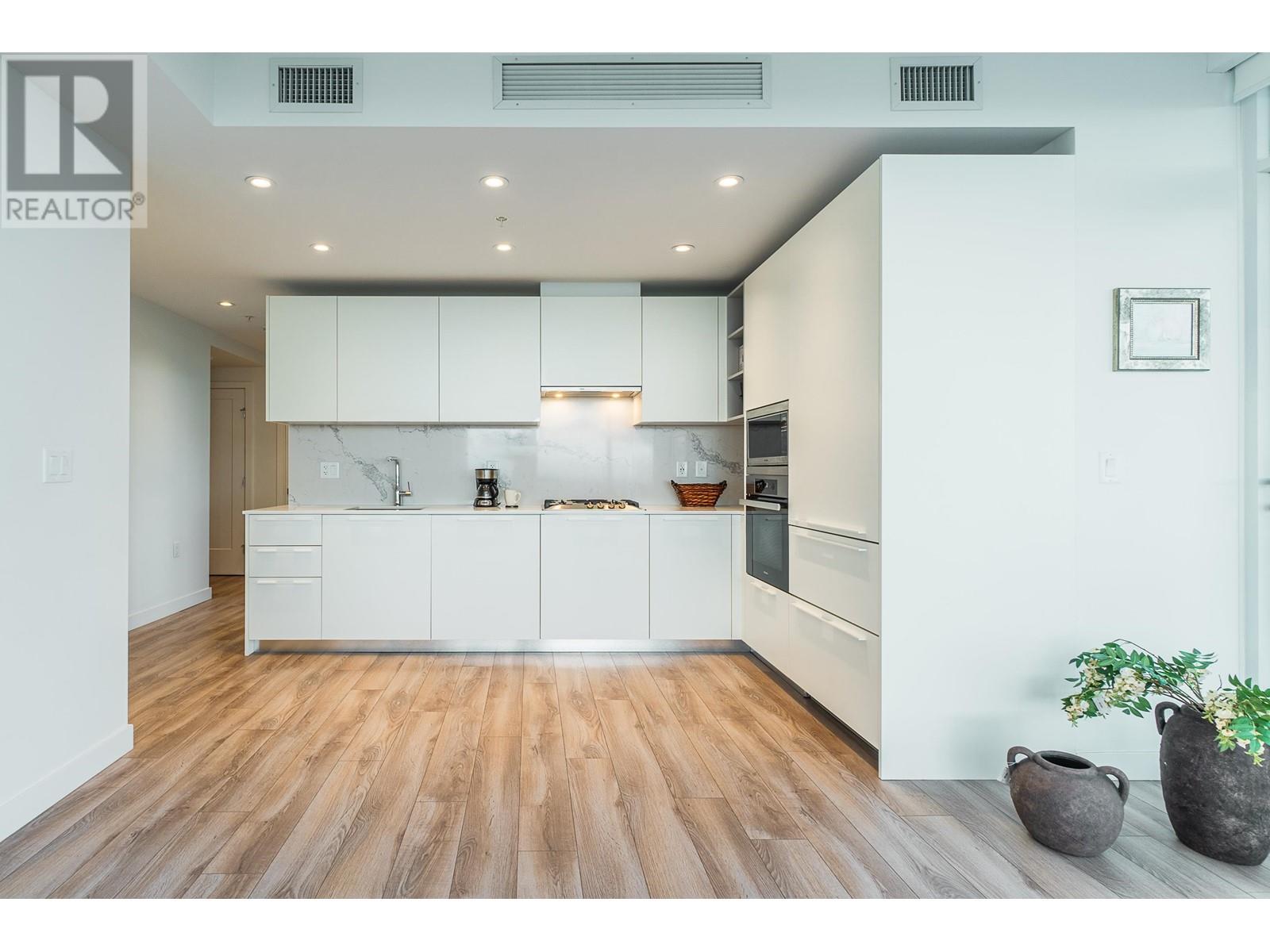 Listing Picture 10 of 33 : 2407 6699 DUNBLANE AVENUE, Burnaby / 本拿比 - 魯藝地產 Yvonne Lu Group - MLS Medallion Club Member