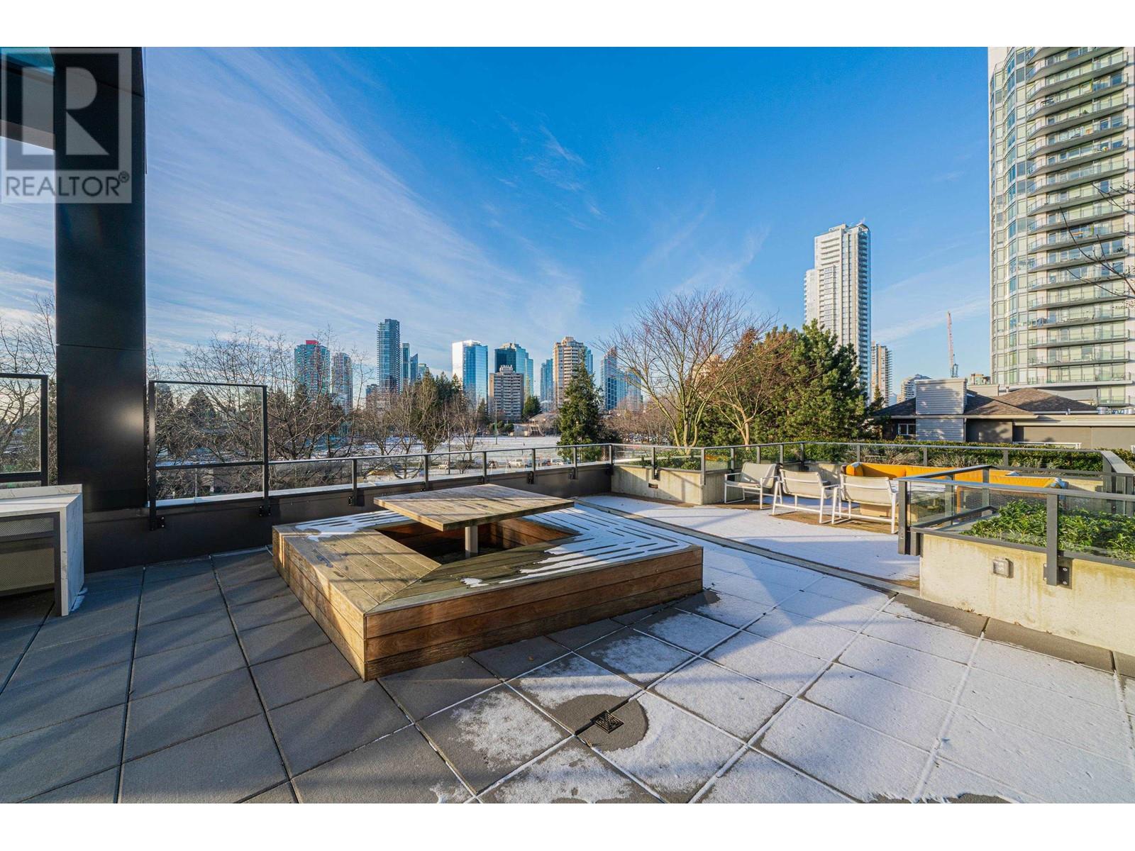 Listing Picture 26 of 33 : 2407 6699 DUNBLANE AVENUE, Burnaby / 本拿比 - 魯藝地產 Yvonne Lu Group - MLS Medallion Club Member