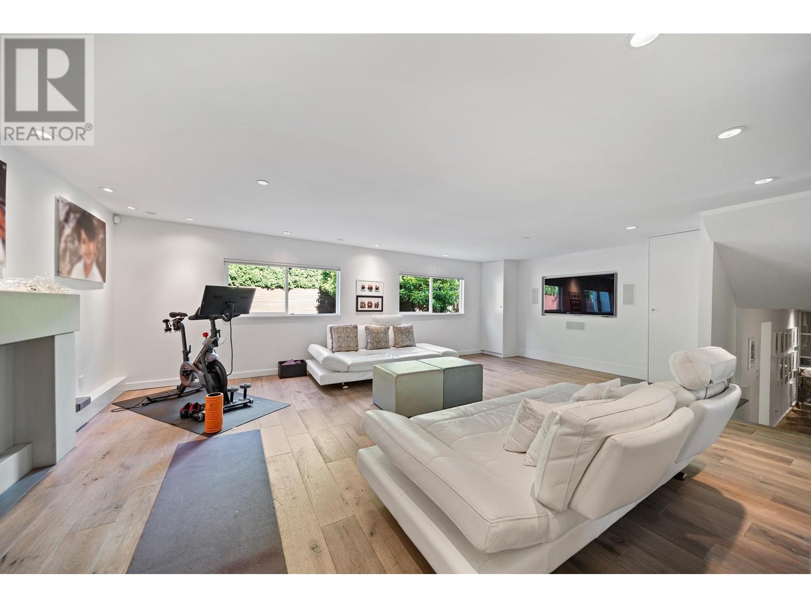 Listing Picture 4 of 16 : 3998 GRANVILLE STREET, Vancouver / 溫哥華 - 魯藝地產 Yvonne Lu Group - MLS Medallion Club Member