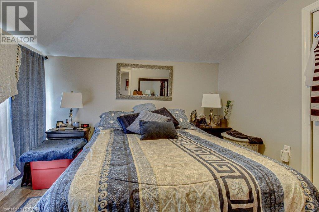 254 Brant Avenue, Brantford, Ontario  N3T 3J5 - Photo 6 - 40654678