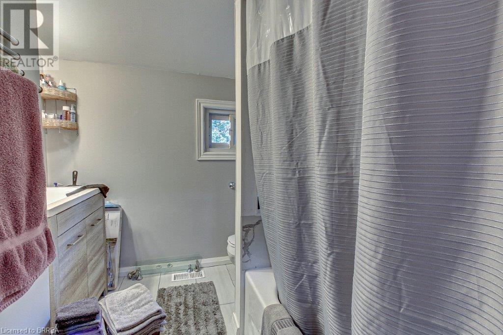 254 Brant Avenue, Brantford, Ontario  N3T 3J5 - Photo 7 - 40654678