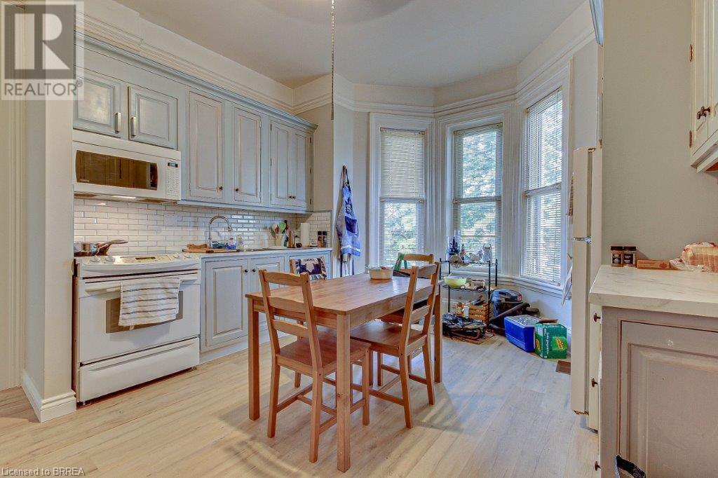 254 Brant Avenue, Brantford, Ontario  N3T 3J5 - Photo 9 - 40654678