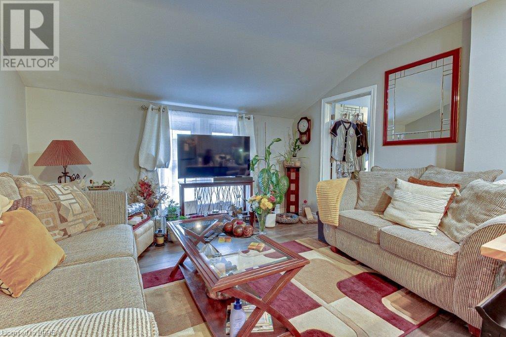 254 Brant Avenue, Brantford, Ontario  N3T 3J5 - Photo 3 - 40668634