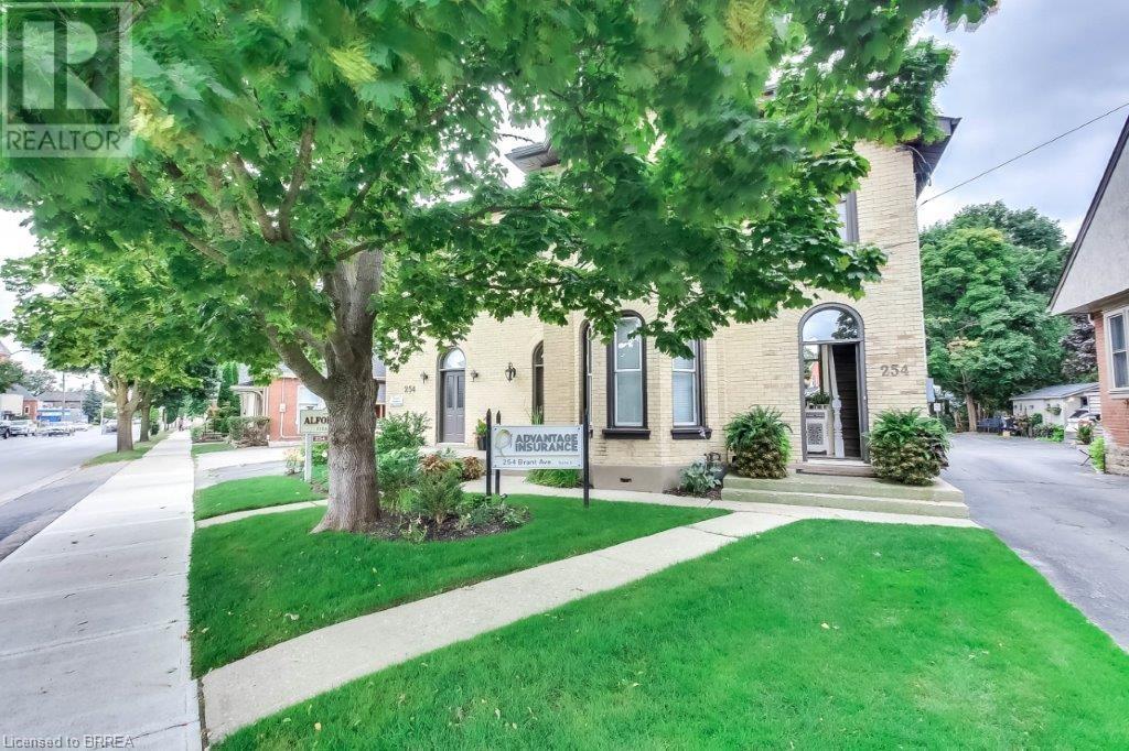 254 Brant Avenue, Brantford, Ontario  N3T 3J5 - Photo 2 - 40668634