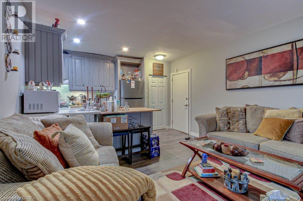 254 Brant Avenue, Brantford, Ontario  N3T 3J5 - Photo 4 - 40668634