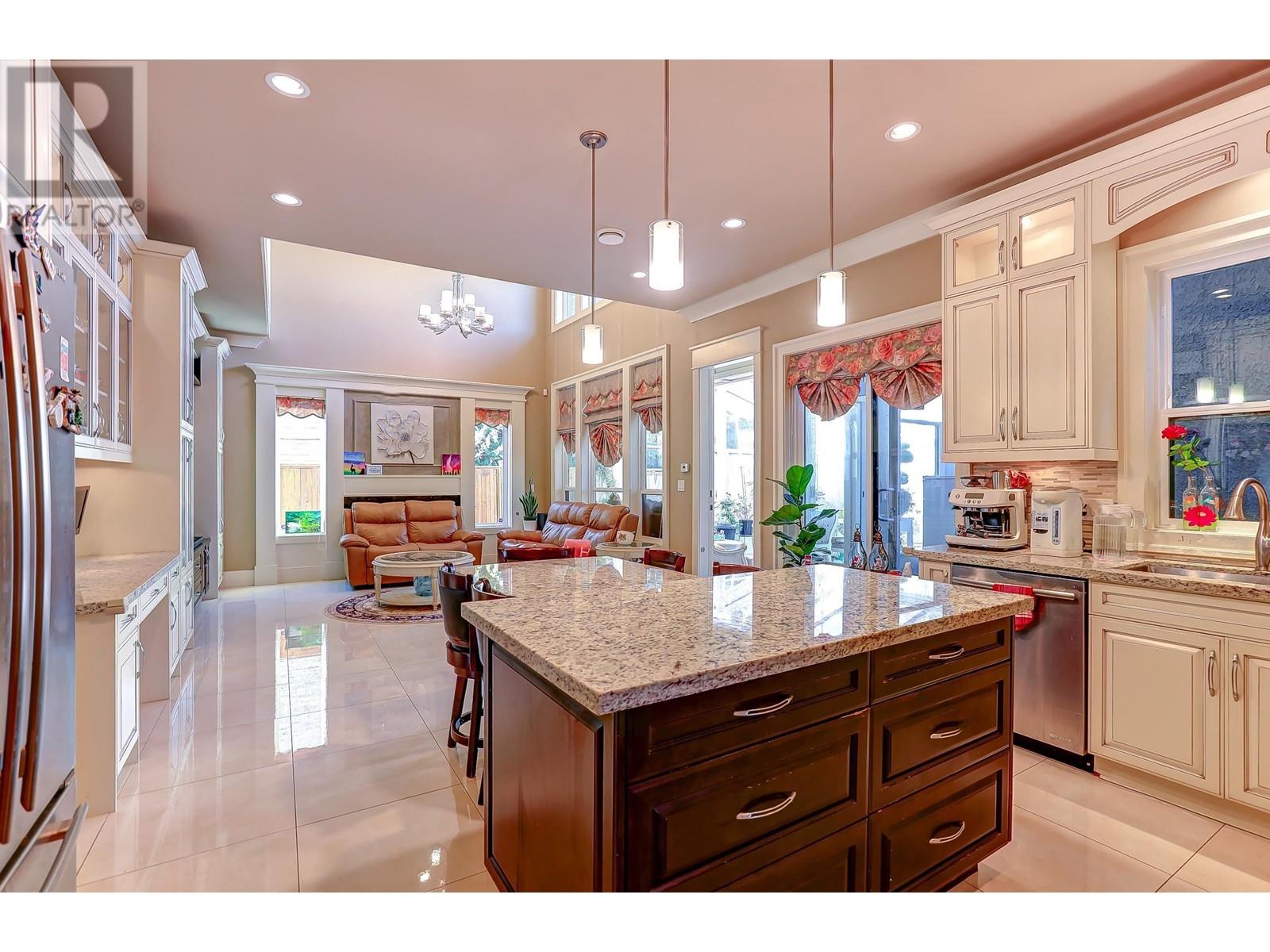 Listing Picture 16 of 31 : 8899 CARRICK ROAD, Richmond / 烈治文 - 魯藝地產 Yvonne Lu Group - MLS Medallion Club Member
