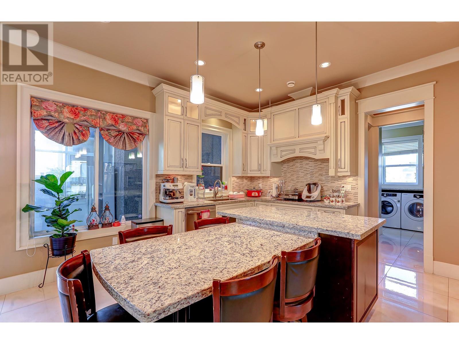 Listing Picture 15 of 31 : 8899 CARRICK ROAD, Richmond / 烈治文 - 魯藝地產 Yvonne Lu Group - MLS Medallion Club Member