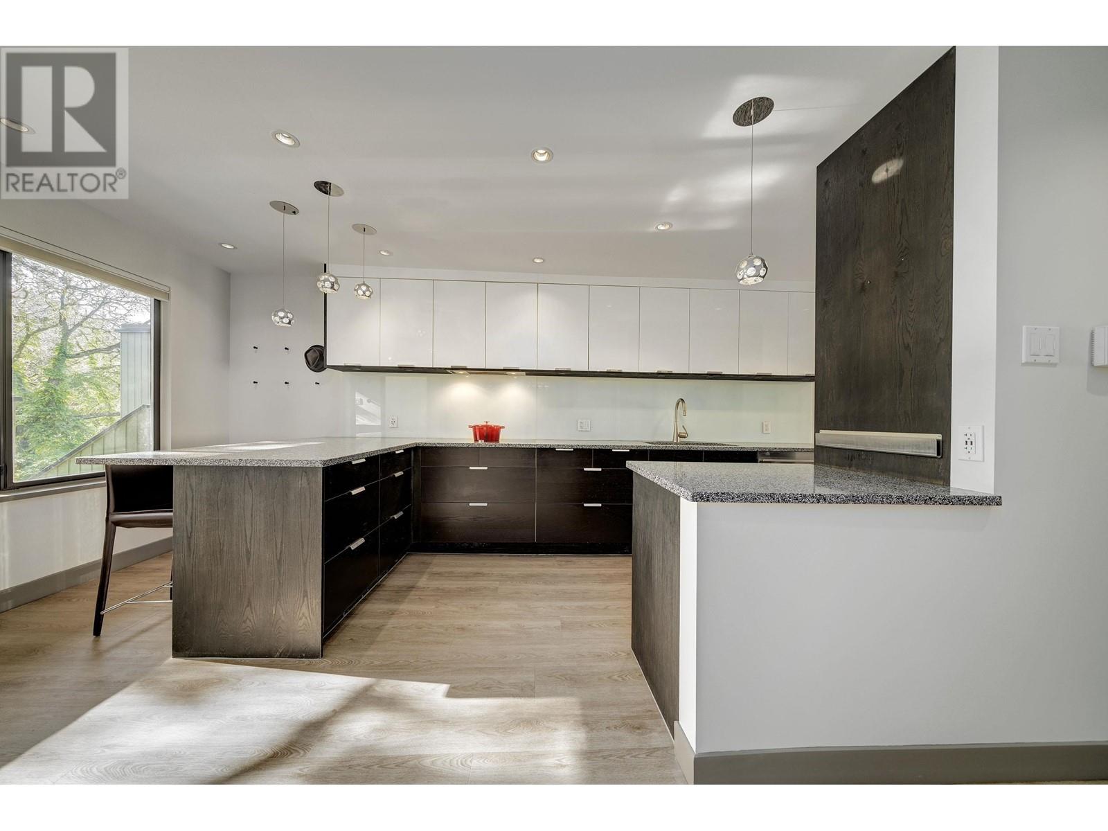 Listing Picture 7 of 40 : 1069 SCANTLINGS, Vancouver / 溫哥華 - 魯藝地產 Yvonne Lu Group - MLS Medallion Club Member