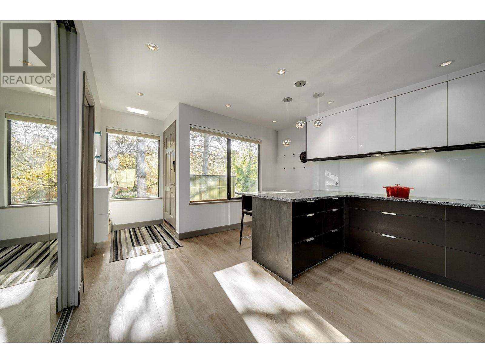 Listing Picture 5 of 40 : 1069 SCANTLINGS, Vancouver / 溫哥華 - 魯藝地產 Yvonne Lu Group - MLS Medallion Club Member