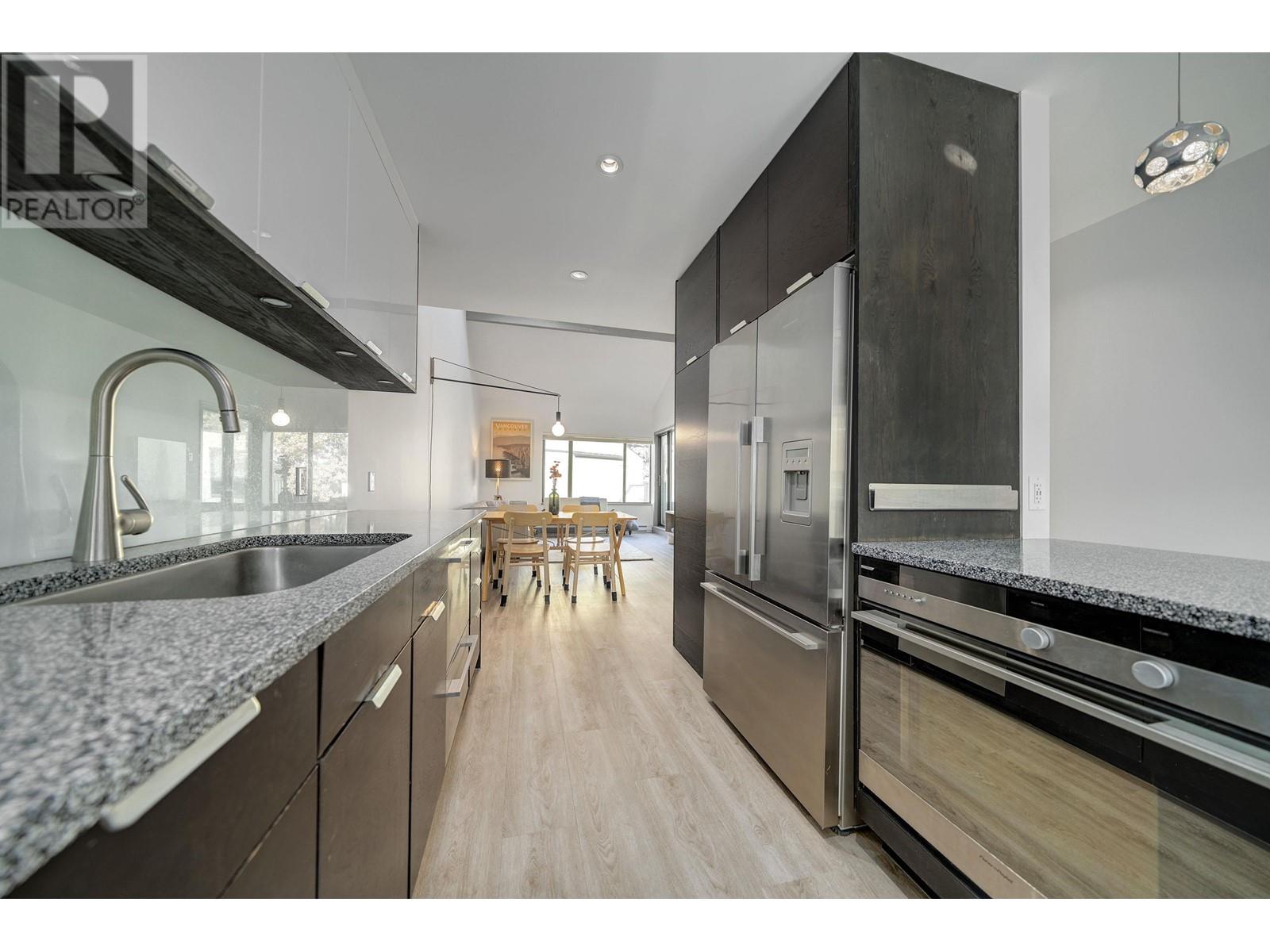 Listing Picture 9 of 40 : 1069 SCANTLINGS, Vancouver / 溫哥華 - 魯藝地產 Yvonne Lu Group - MLS Medallion Club Member