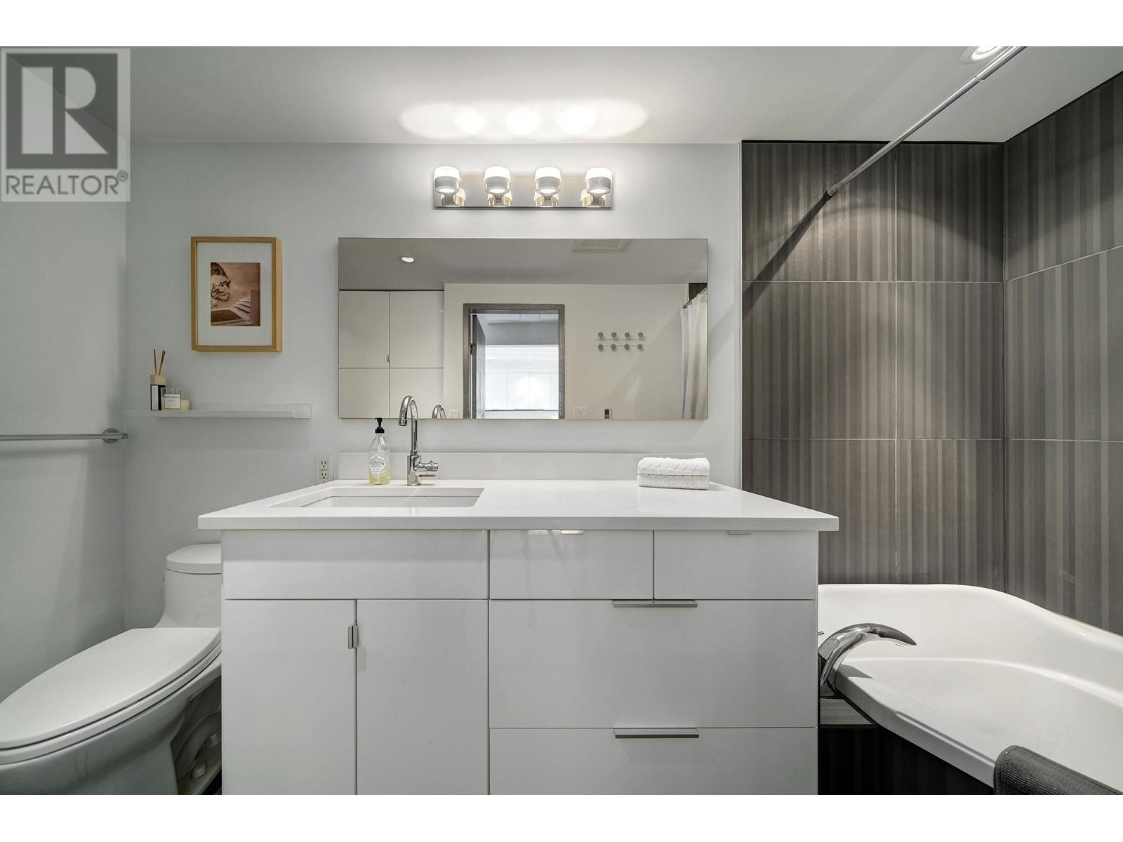 Listing Picture 21 of 40 : 1069 SCANTLINGS, Vancouver / 溫哥華 - 魯藝地產 Yvonne Lu Group - MLS Medallion Club Member