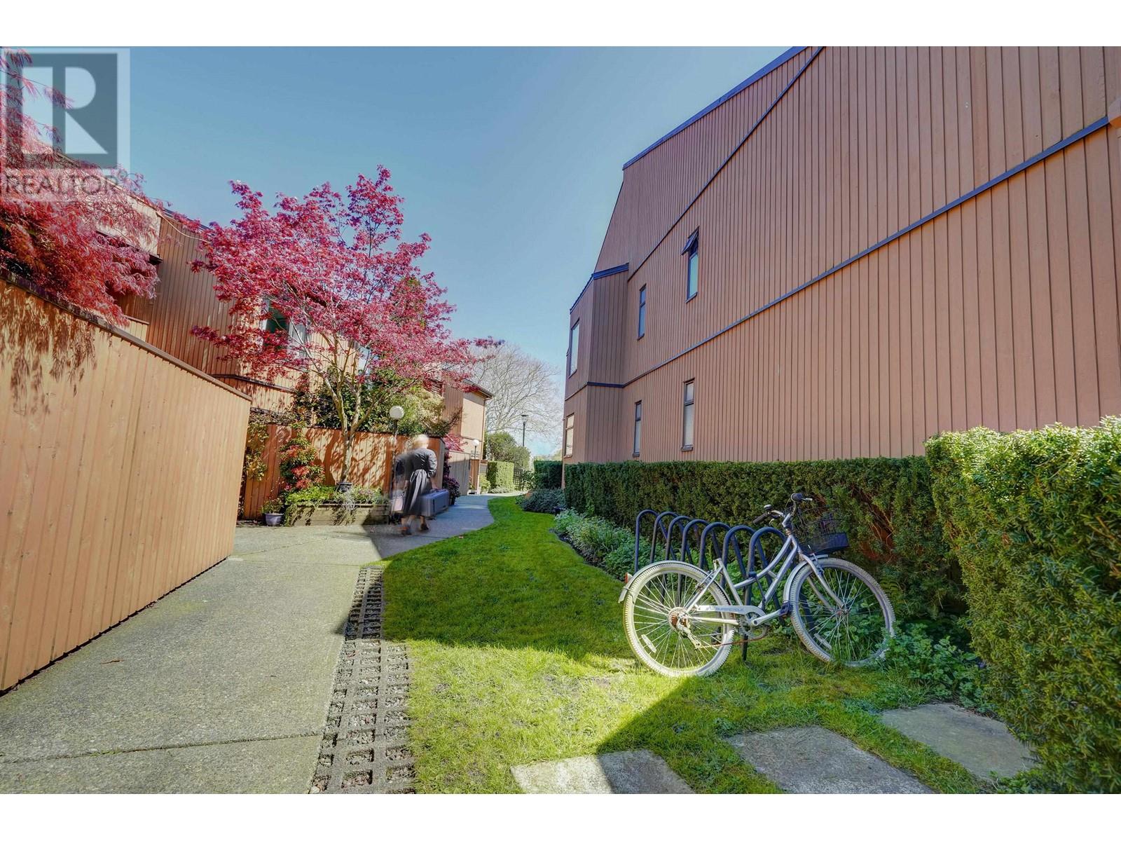 Listing Picture 32 of 40 : 1069 SCANTLINGS, Vancouver / 溫哥華 - 魯藝地產 Yvonne Lu Group - MLS Medallion Club Member