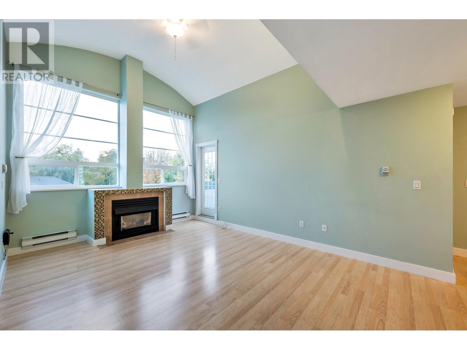 403 11519 Burnett Street, Maple Ridge, British Columbia V2X 6P3 - Photo 3 - R2939678