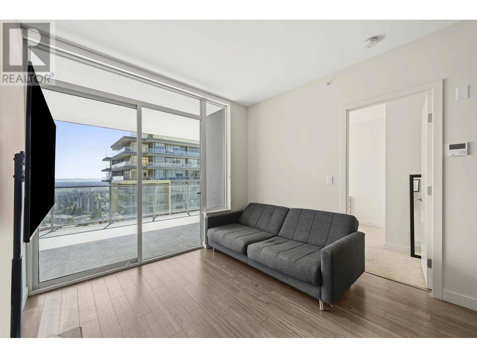Listing Picture 4 of 30 : 2305 6383 MCKAY AVENUE, Burnaby / 本拿比 - 魯藝地產 Yvonne Lu Group - MLS Medallion Club Member