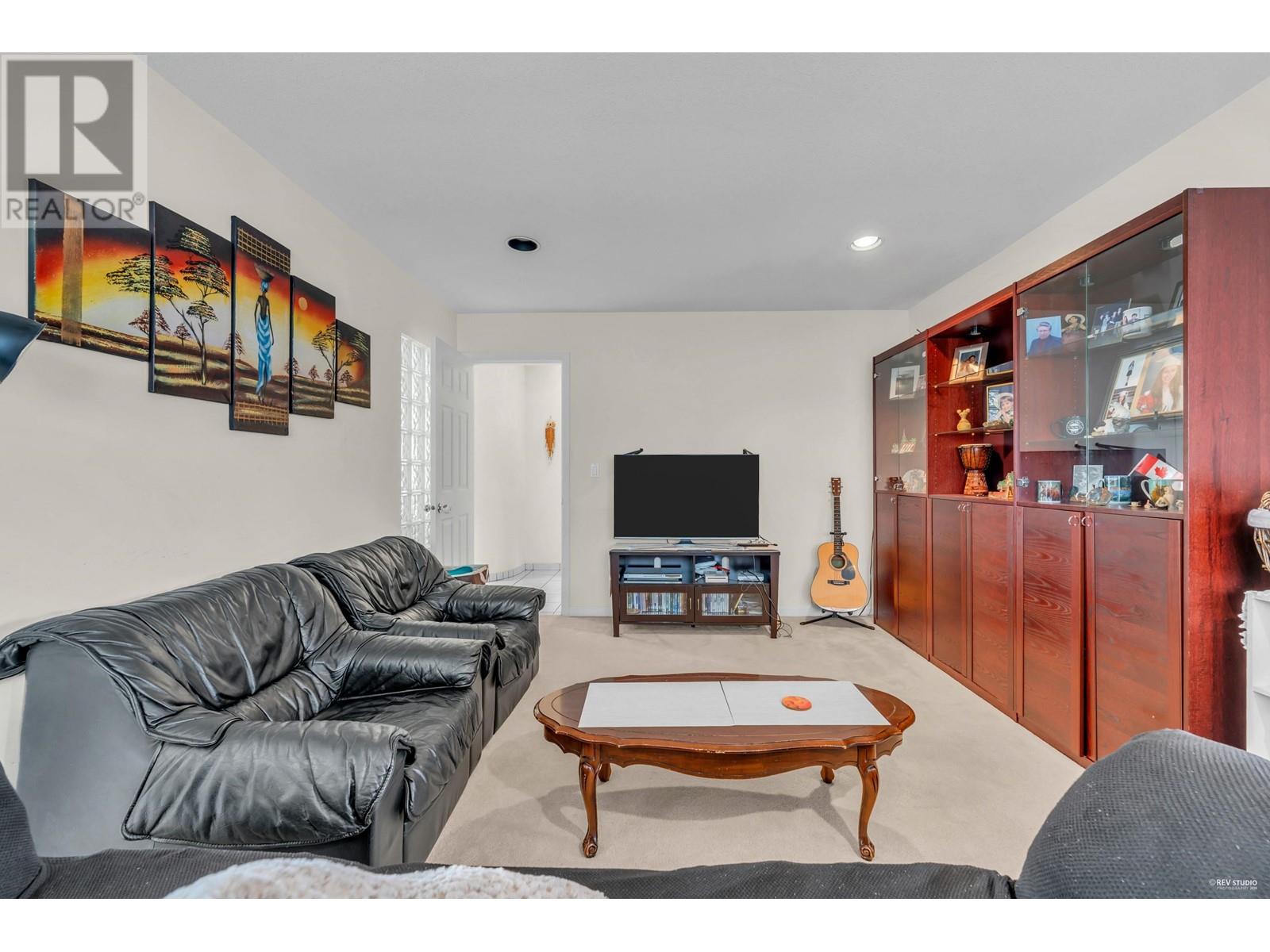Property at 185 W 45TH AVENUE image 5