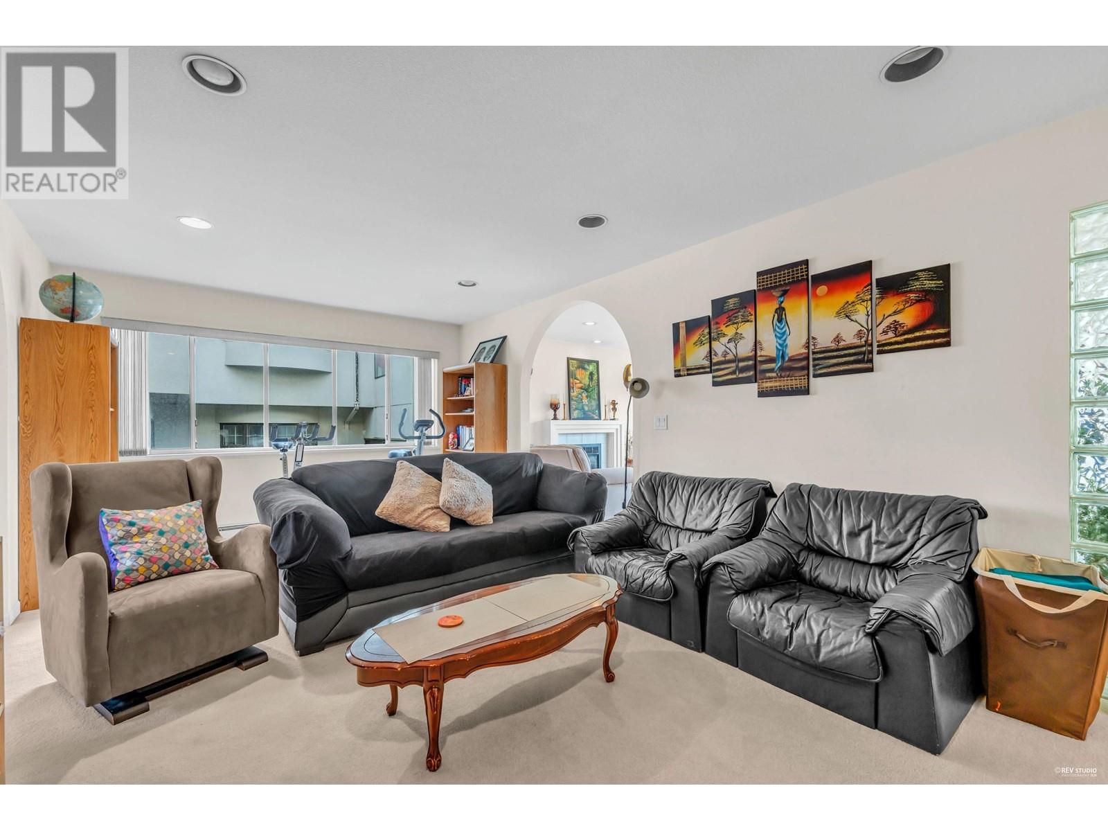 Property at 185 W 45TH AVENUE image 4