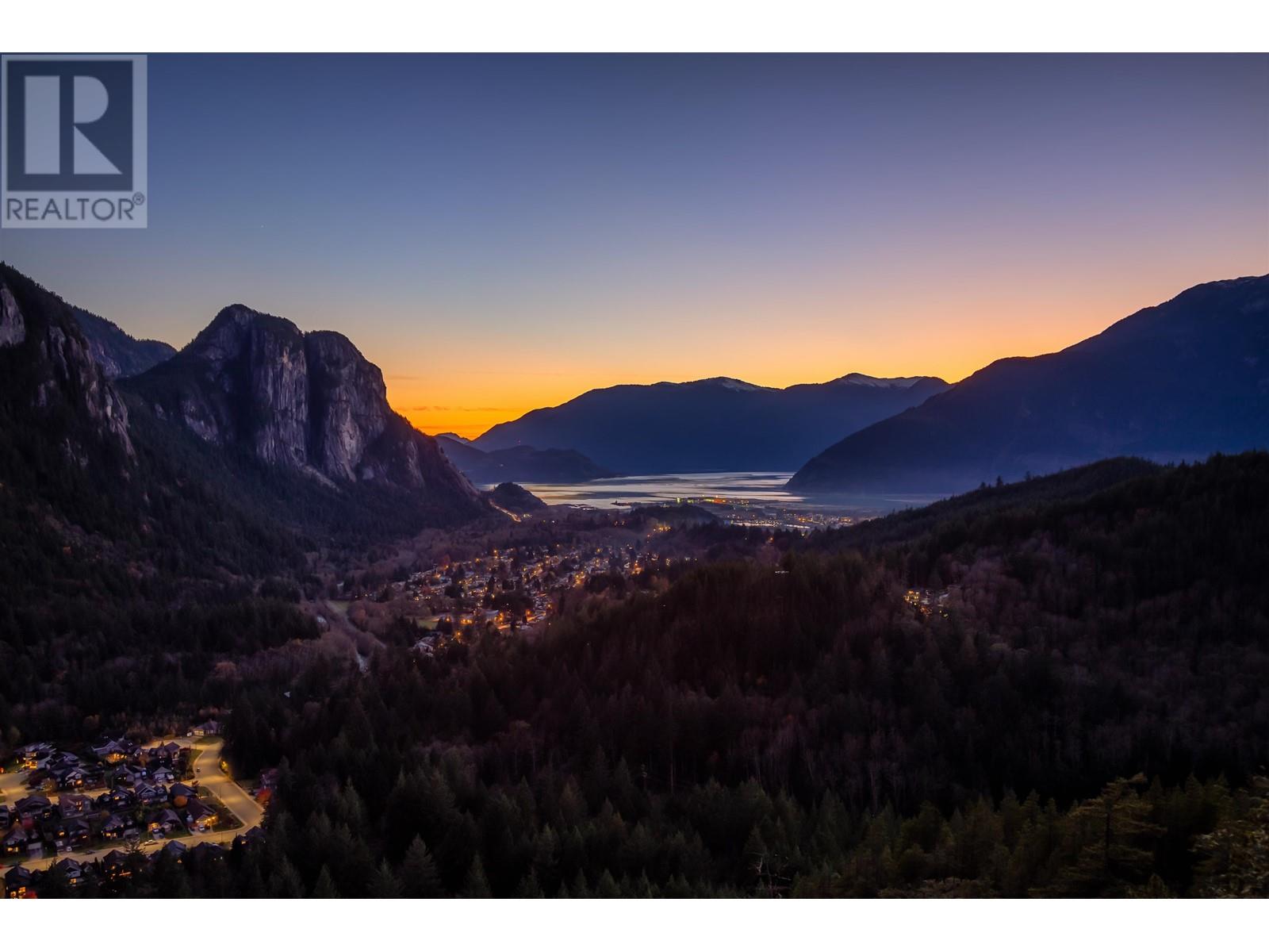 1044 Tobermory Way, Squamish, British Columbia  V0N 1T0 - Photo 2 - R2940114