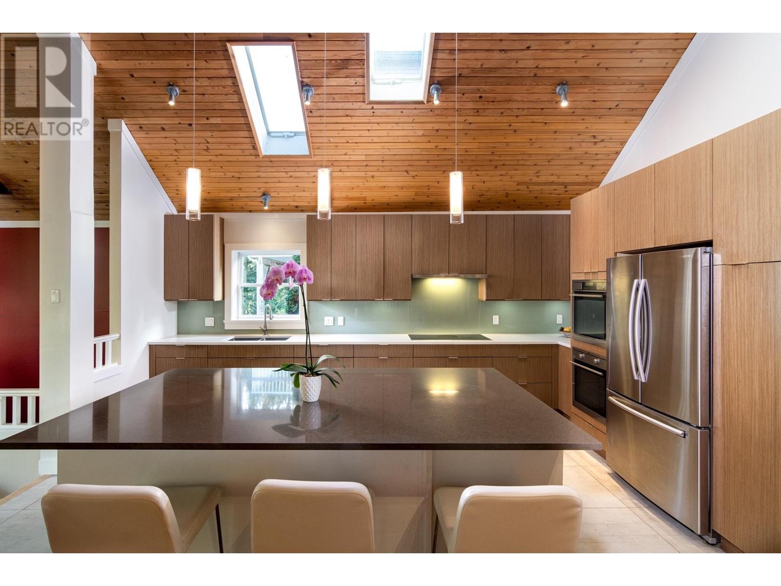 1044 Tobermory Way, Squamish, British Columbia  V0N 1T0 - Photo 8 - R2940114