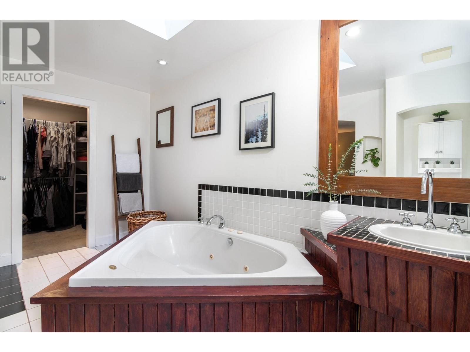 1044 Tobermory Way, Squamish, British Columbia  V0N 1T0 - Photo 14 - R2940114