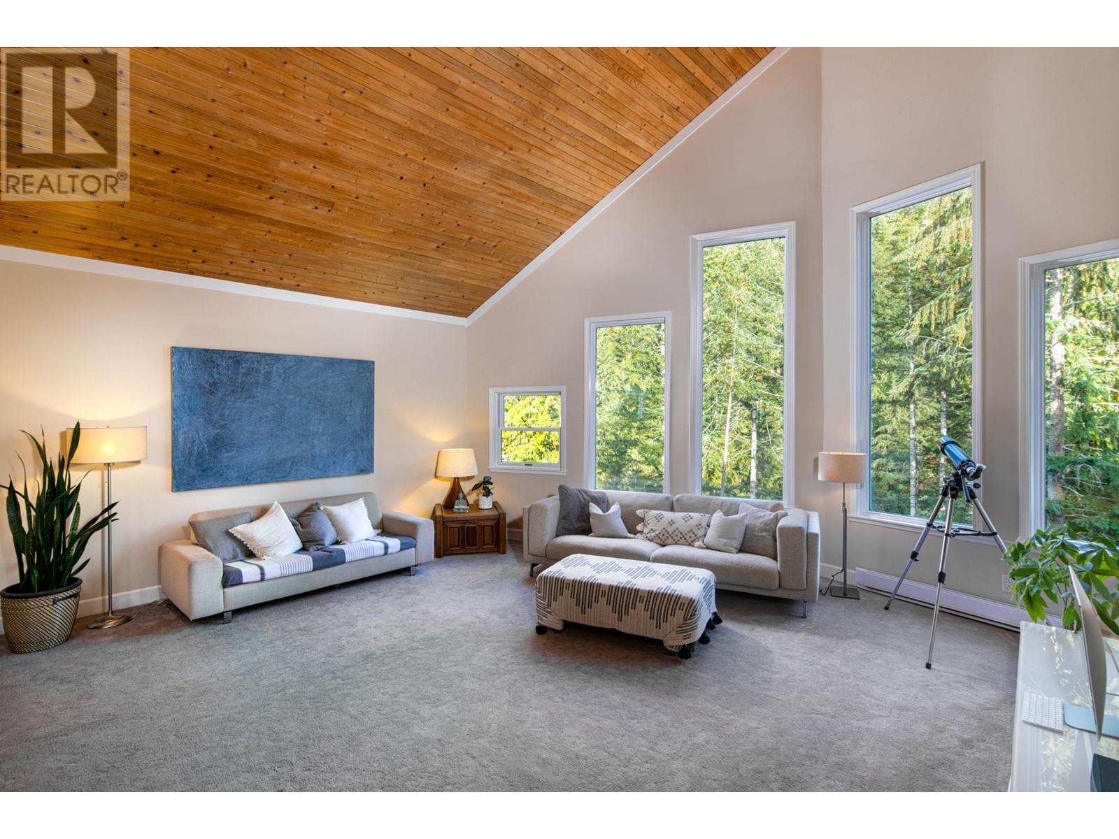 1044 Tobermory Way, Squamish, British Columbia  V0N 1T0 - Photo 4 - R2940114