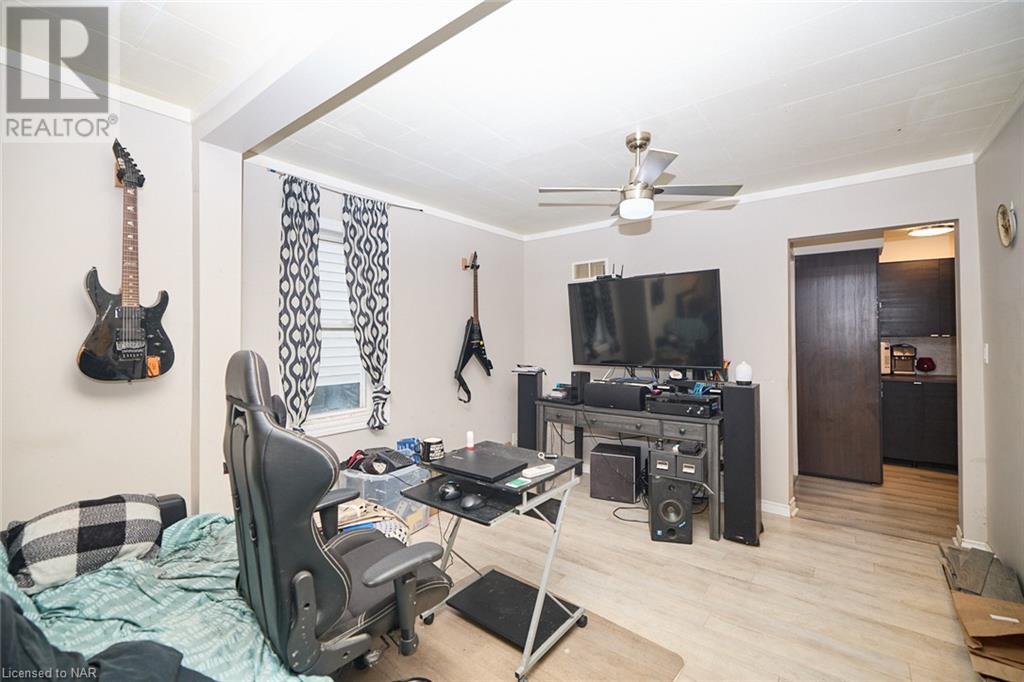 229 Dain Avenue, Welland, Ontario  L3B 3E7 - Photo 4 - 40648501