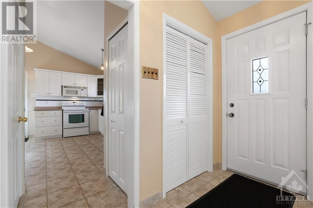 1349 Bloomsbury Crescent, Ottawa, Ontario  K2C 2Y8 - Photo 4 - X9768581