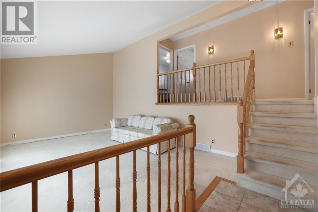1349 Bloomsbury Crescent, Ottawa, Ontario  K2C 2Y8 - Photo 3 - X9768581