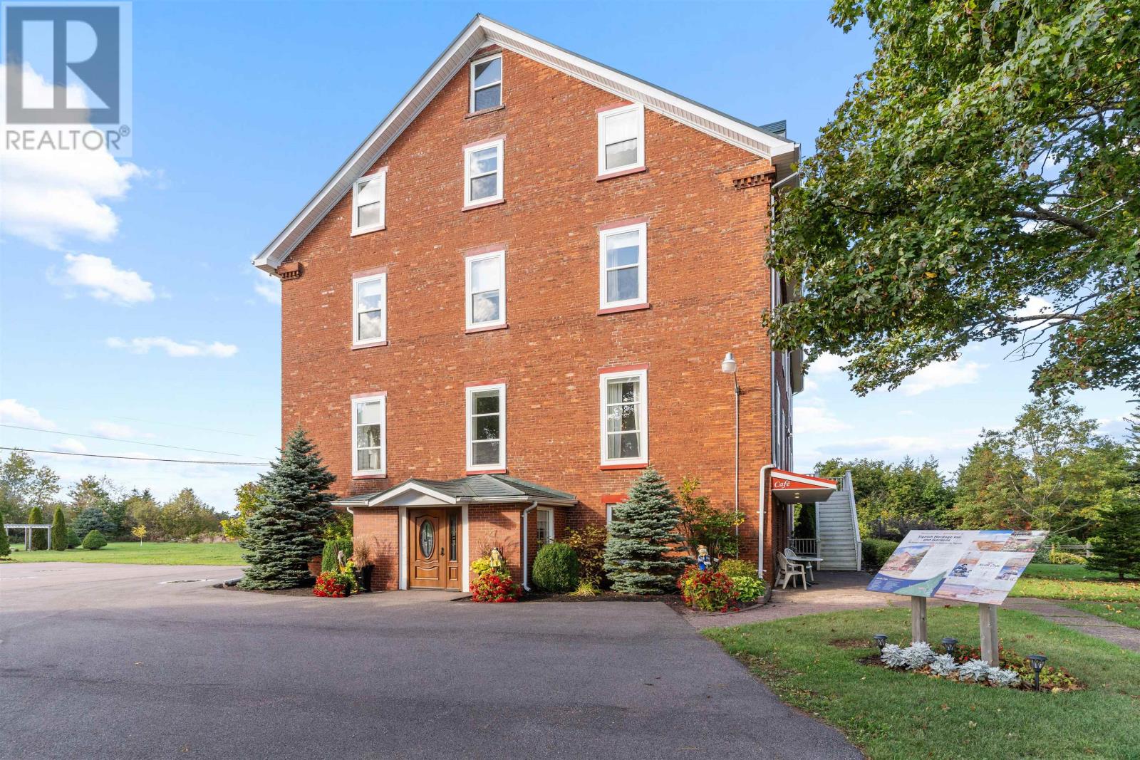 206 Maple Street, Tignish, Prince Edward Island  C0B 2B0 - Photo 1 - 202425655