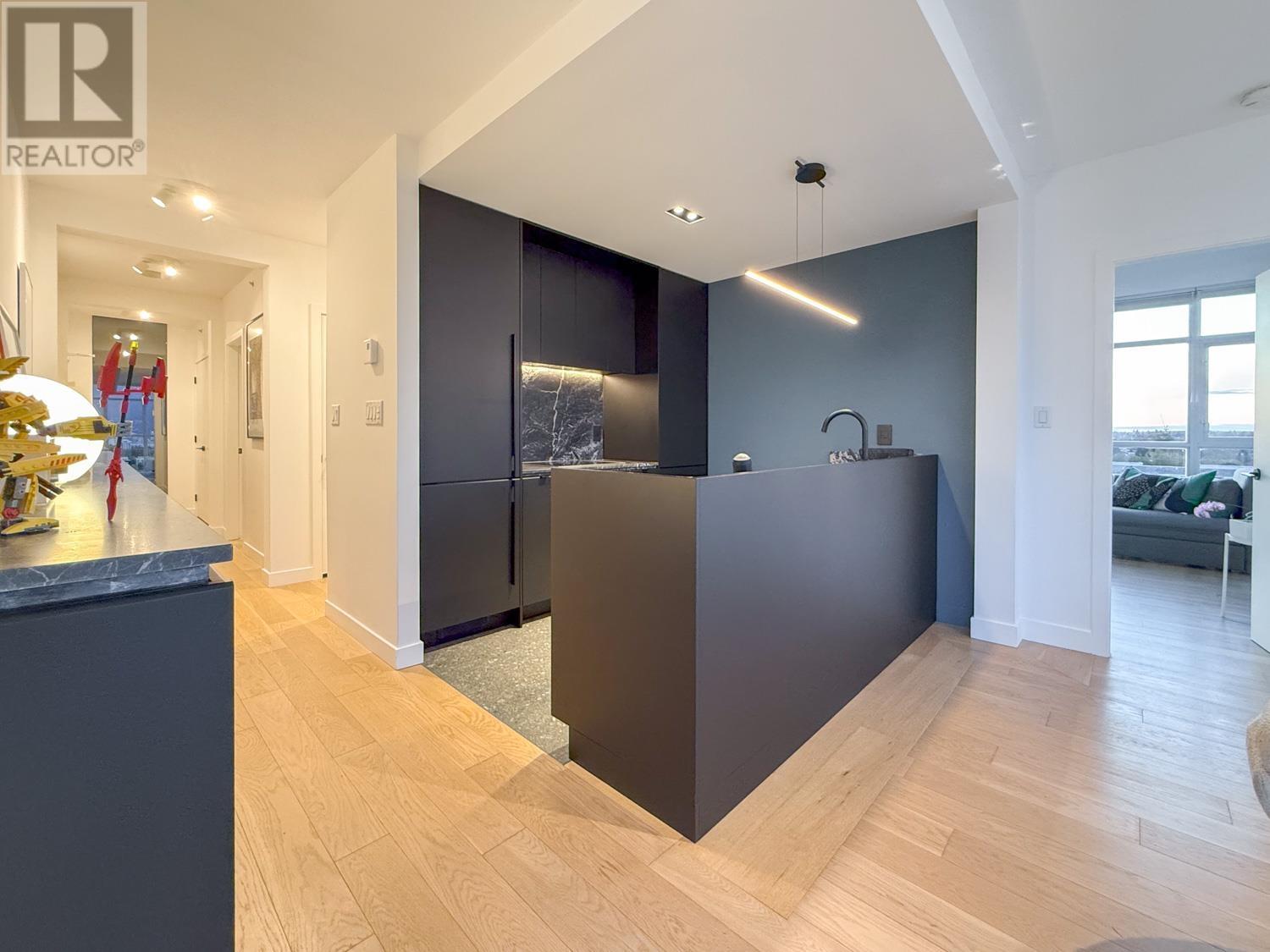 1056 1483 E KING EDWARD AVENUE, Vancouver, British Columbia One