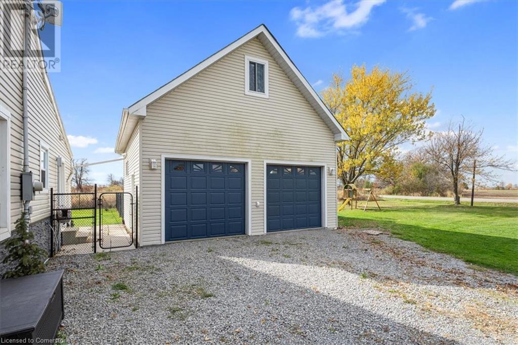 Property at 888 GREEN MOUNTAIN Road E image 5