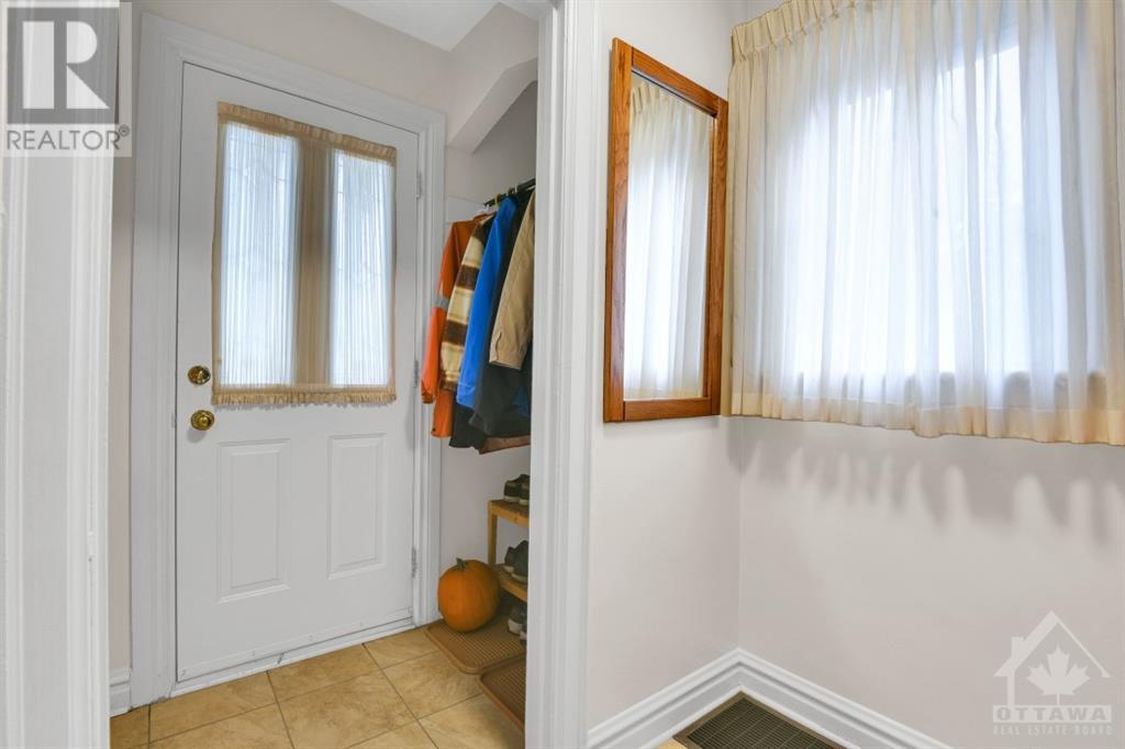 128&130 Bayswater AvenueOttawa, Ontario  K1Y 2G1 - Photo 2 - X10418881