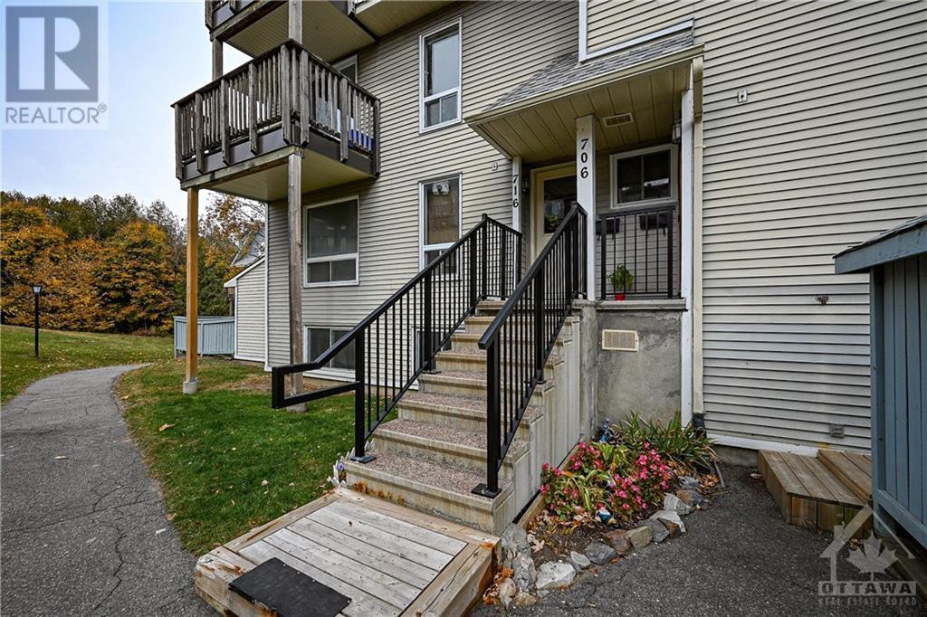 716 Tanguay Court, Kanata, Ontario  K2L 3X2 - Photo 2 - 1417151