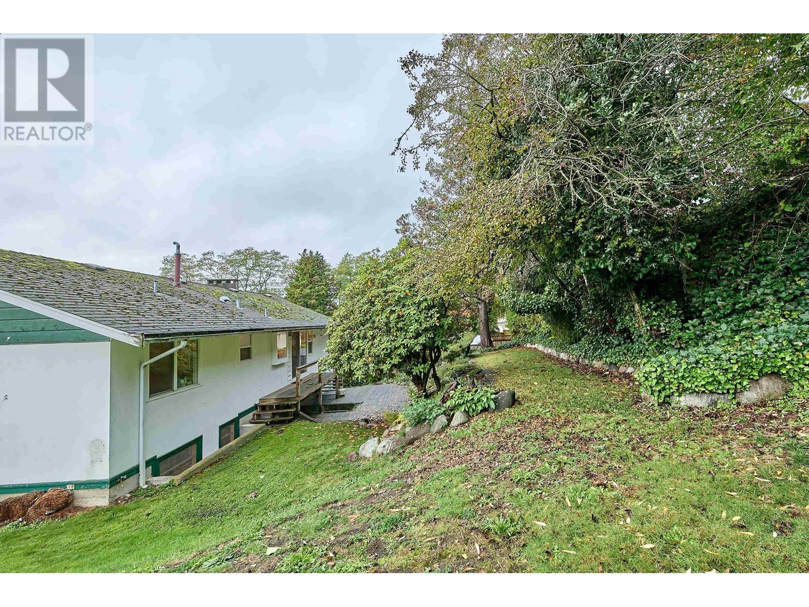 327 Seaforth Crescent, Coquitlam, British Columbia  V3K 2M3 - Photo 15 - R2940198