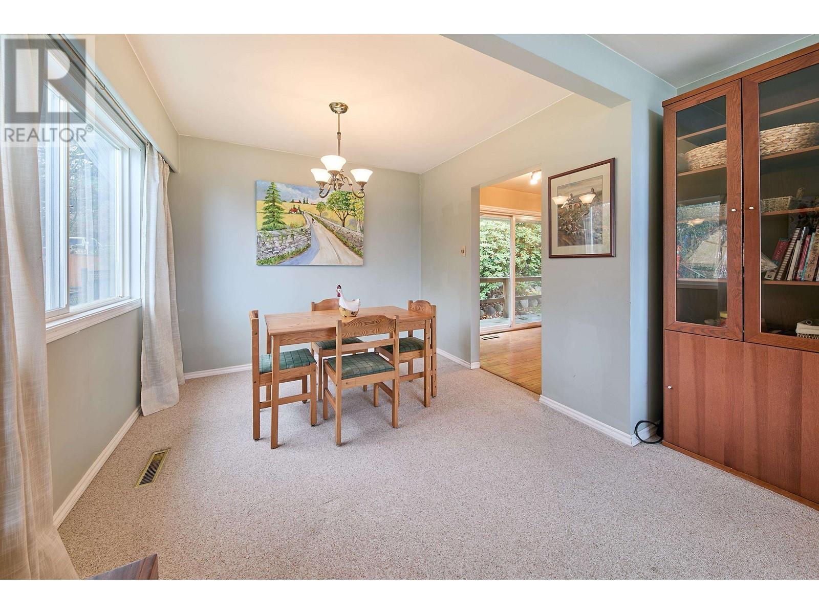 327 Seaforth Crescent, Coquitlam, British Columbia  V3K 2M3 - Photo 5 - R2940198