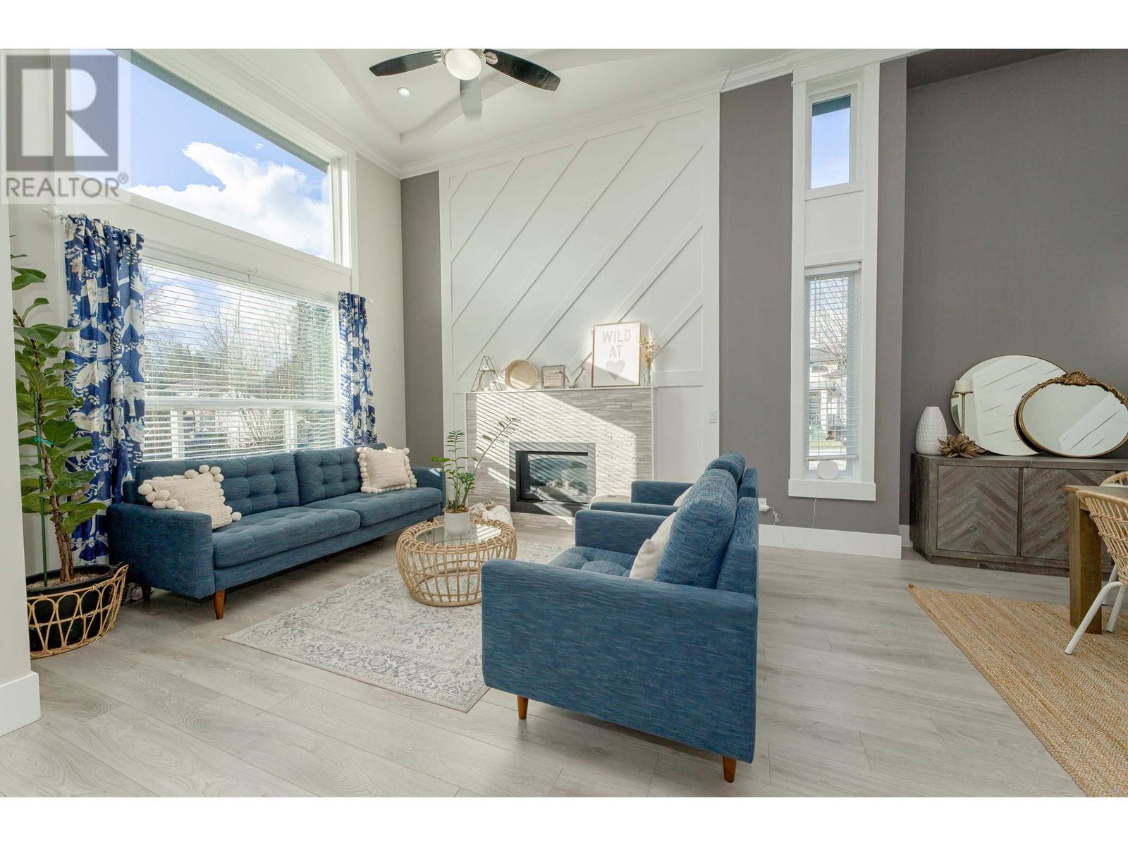 12070 249 Street, Maple Ridge, British Columbia  V4R 0G5 - Photo 2 - R2940237
