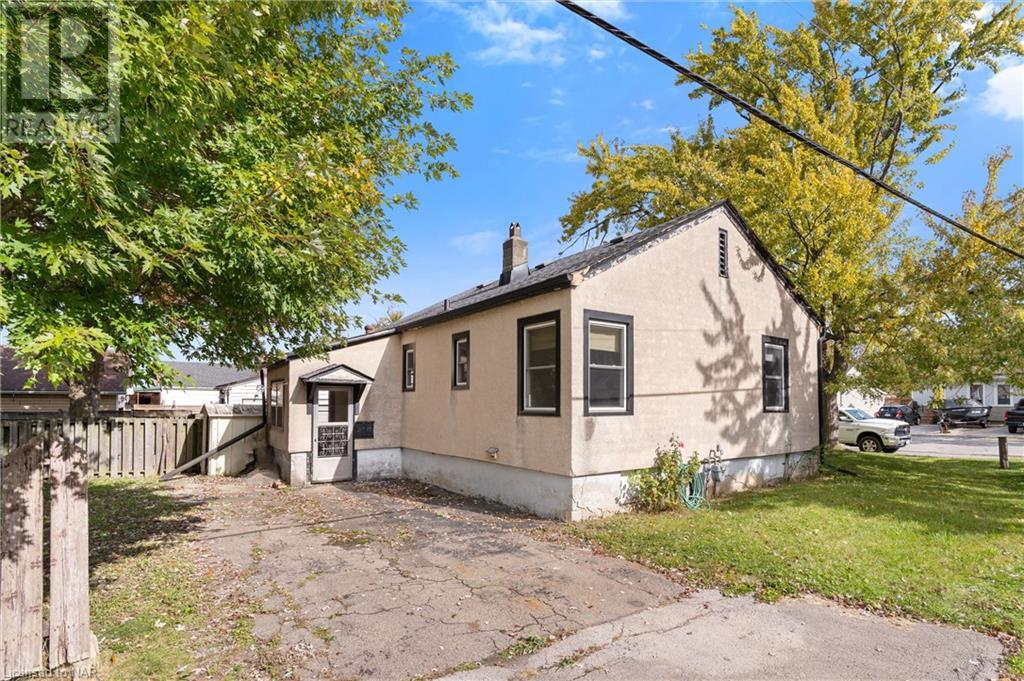 11 1/2 Willow Street, St. Catharines, Ontario  L2T 1N4 - Photo 4 - 40637985