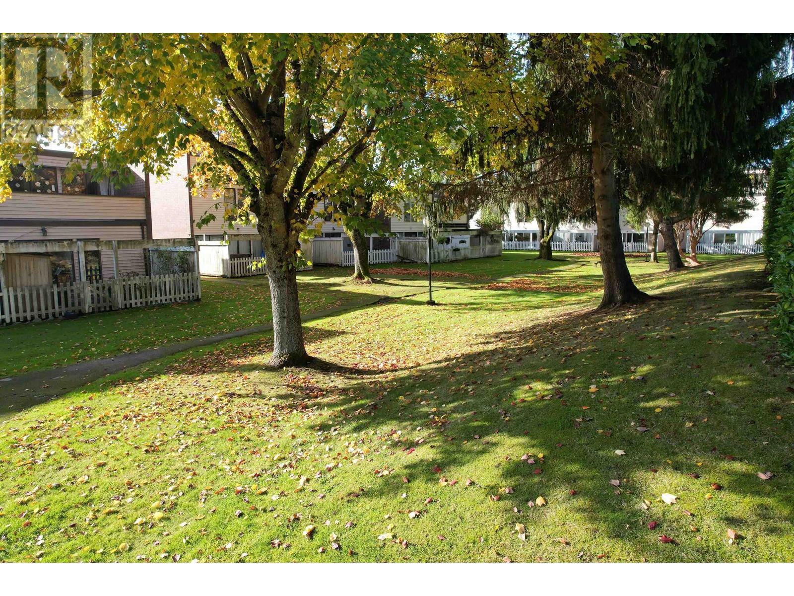 Listing Picture 21 of 35 : 84 10200 4TH AVENUE, Richmond / 烈治文 - 魯藝地產 Yvonne Lu Group - MLS Medallion Club Member