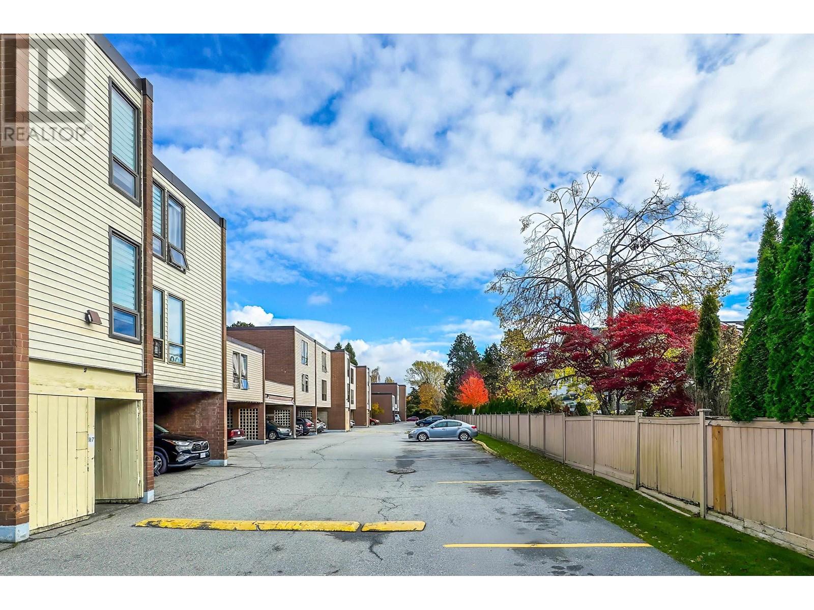 Listing Picture 23 of 35 : 84 10200 4TH AVENUE, Richmond / 烈治文 - 魯藝地產 Yvonne Lu Group - MLS Medallion Club Member
