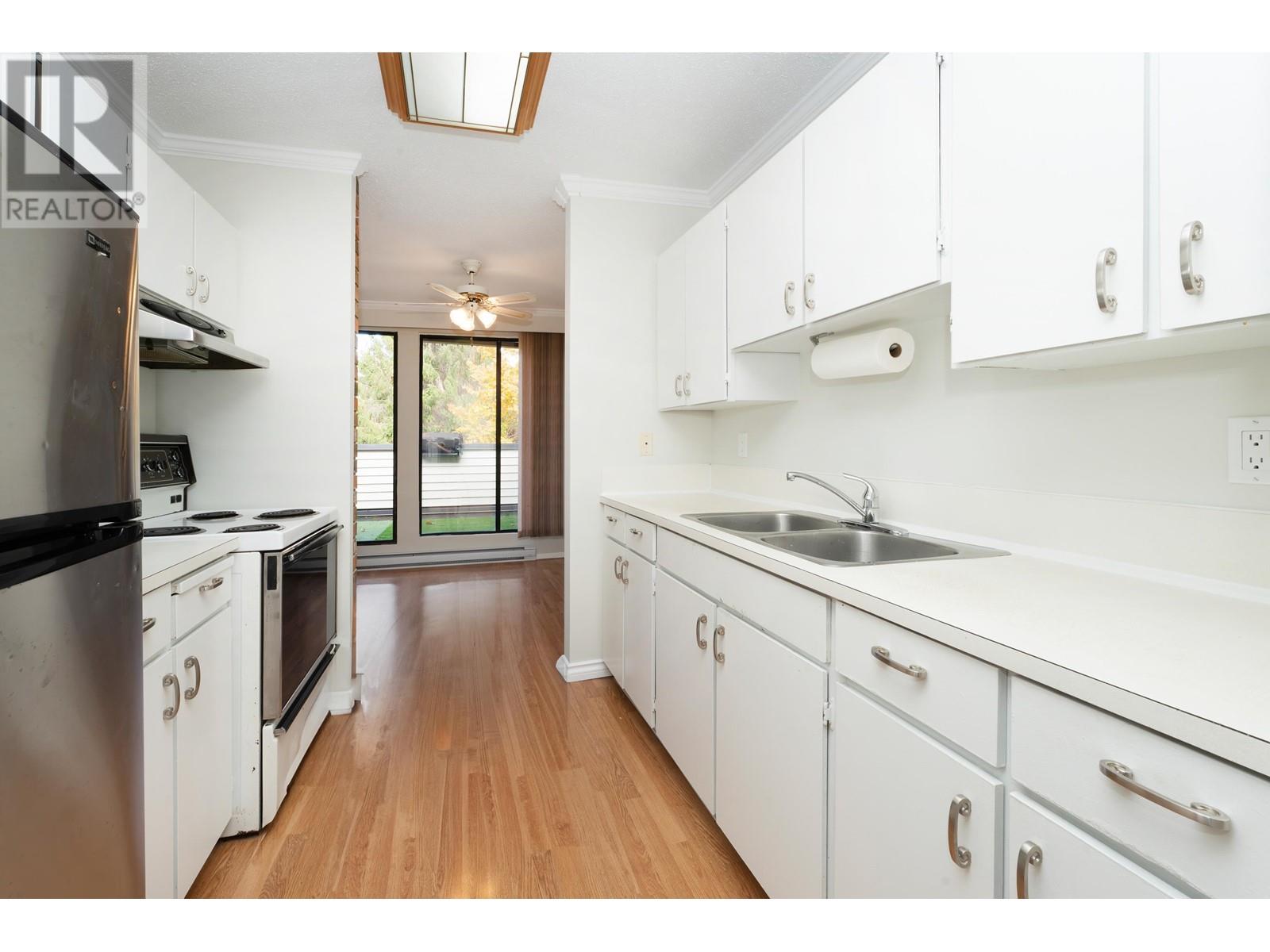 Listing Picture 24 of 35 : 84 10200 4TH AVENUE, Richmond / 烈治文 - 魯藝地產 Yvonne Lu Group - MLS Medallion Club Member