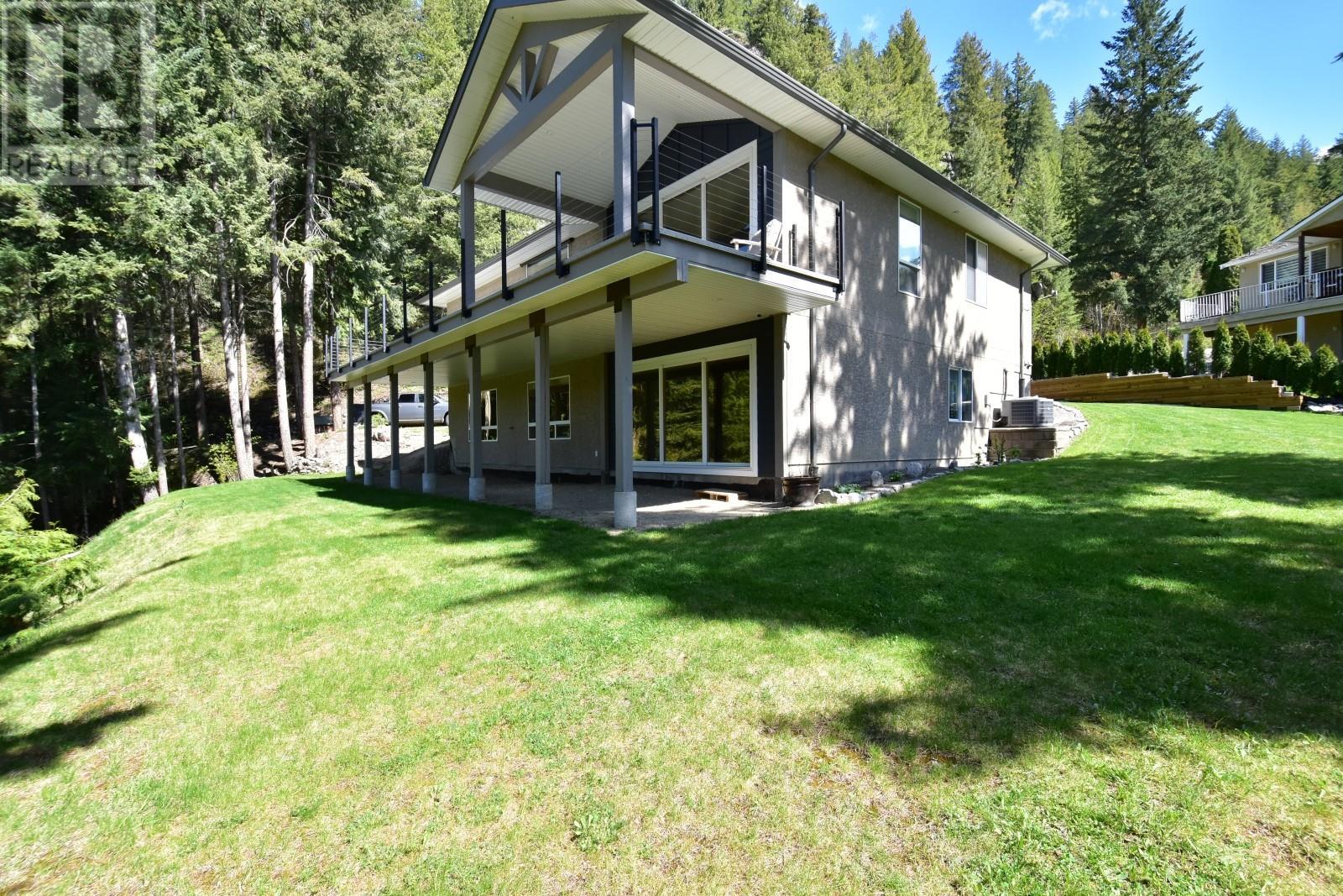 2592 Alpen Paradies Road Unit# #9 Blind Bay