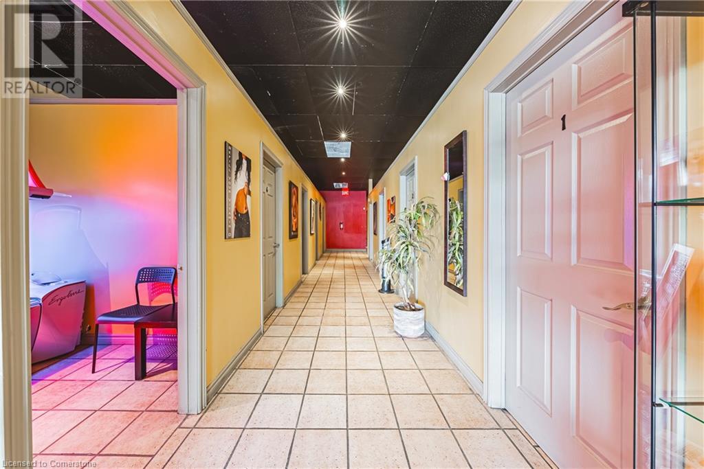 919 Upper Paradise Road, Hamilton, Ontario  L9B 2M9 - Photo 5 - 40670645