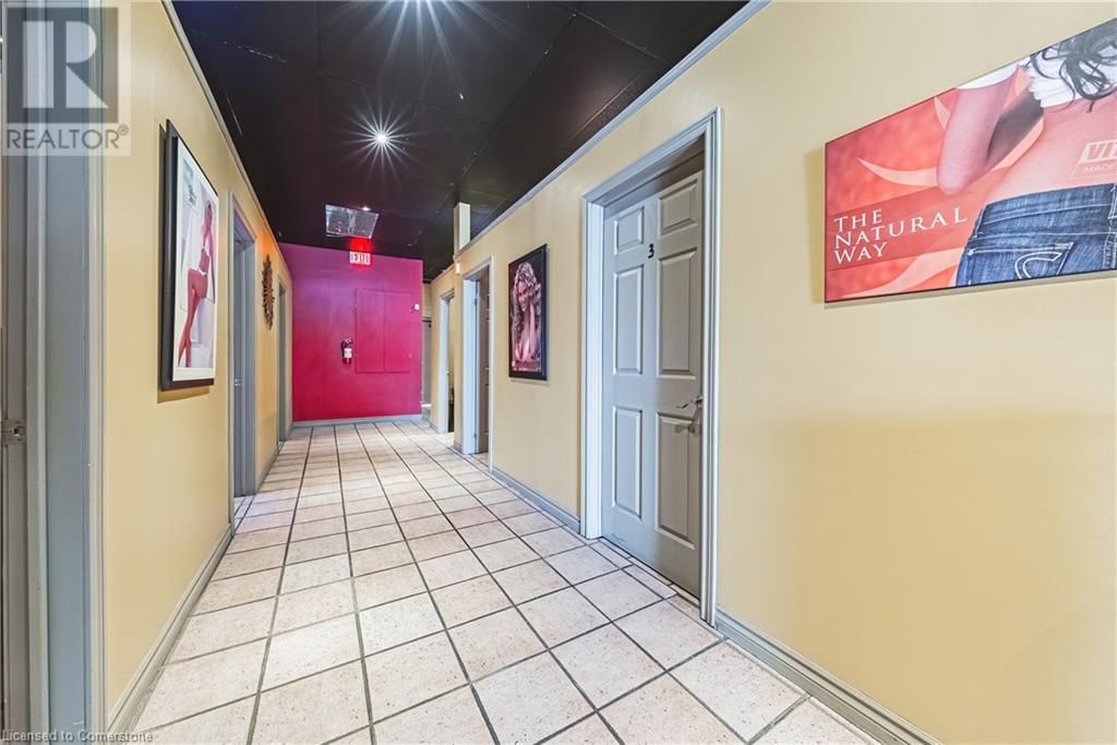 919 Upper Paradise Road, Hamilton, Ontario  L9B 2M9 - Photo 6 - 40670645