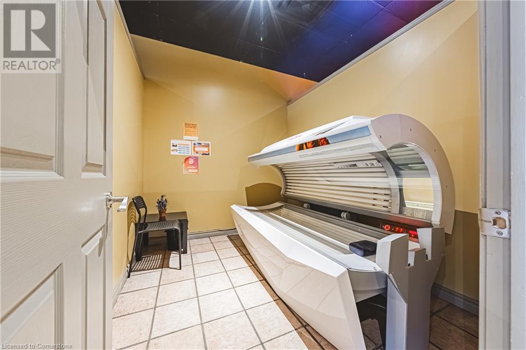 919 Upper Paradise Road, Hamilton, Ontario  L9B 2M9 - Photo 8 - 40670645