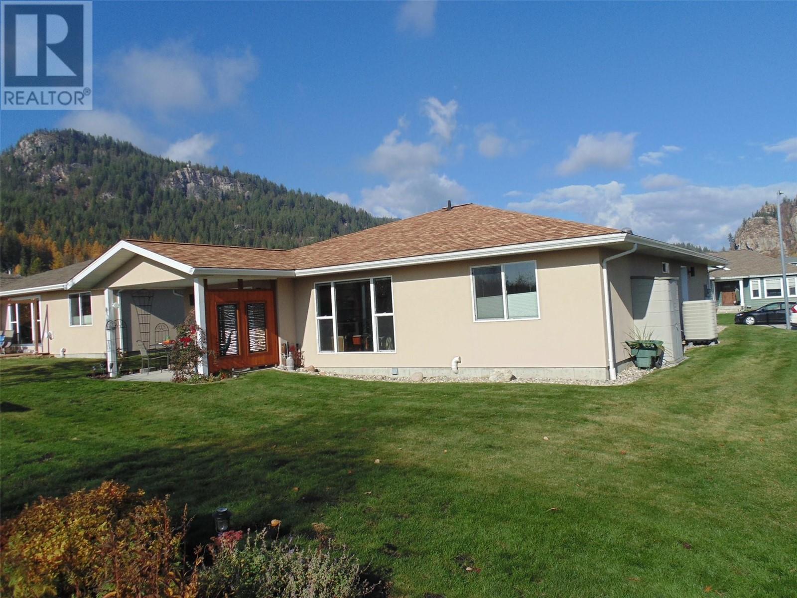 4200 Grandview Drive Unit# 202, Castlegar, British Columbia  V1N 4X7 - Photo 4 - 10326987