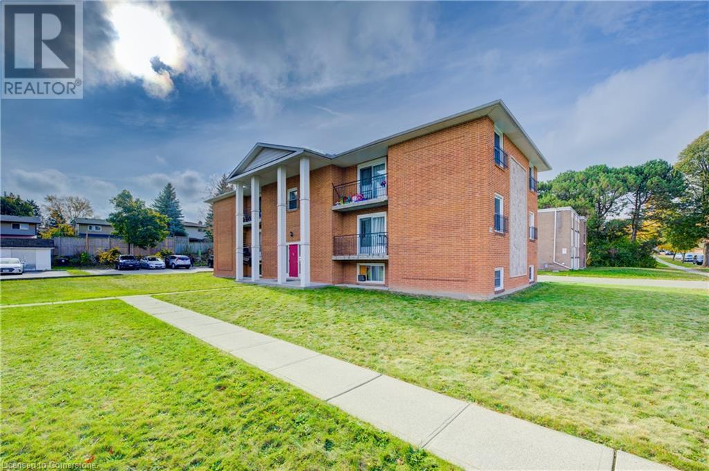 59 Brybeck CrescentKitchener, Ontario  N2M 2C5 - Photo 2 - 40671216