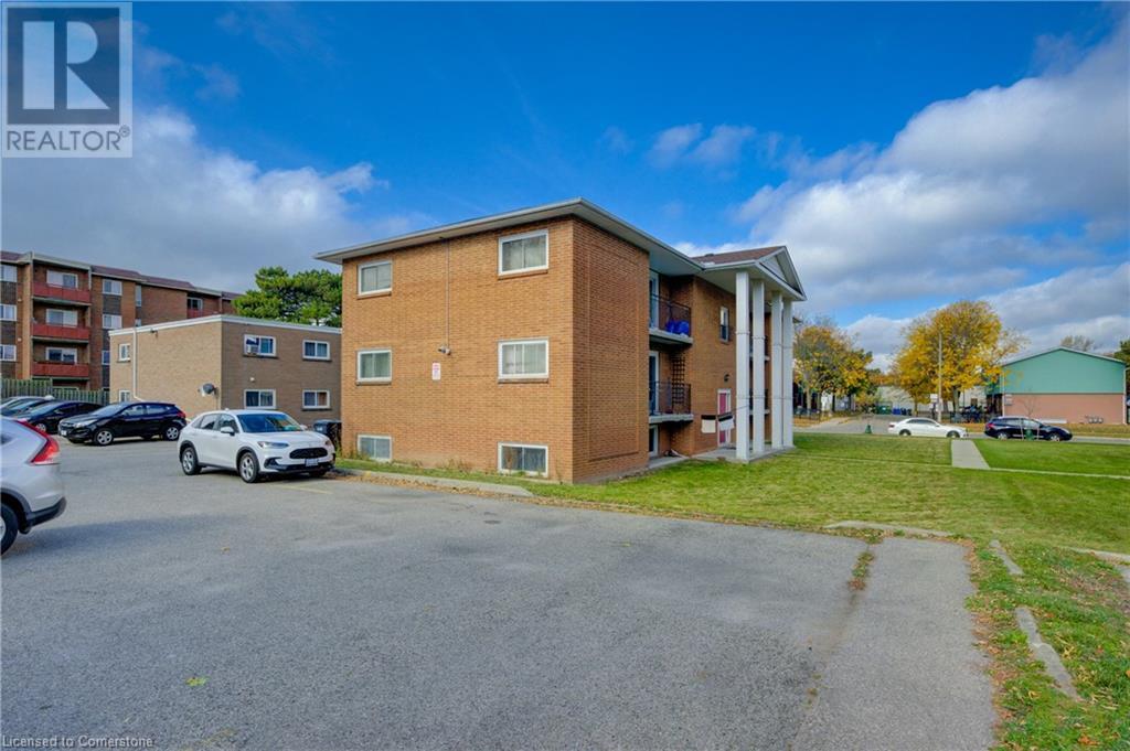 59 Brybeck CrescentKitchener, Ontario  N2M 2C5 - Photo 5 - 40671216