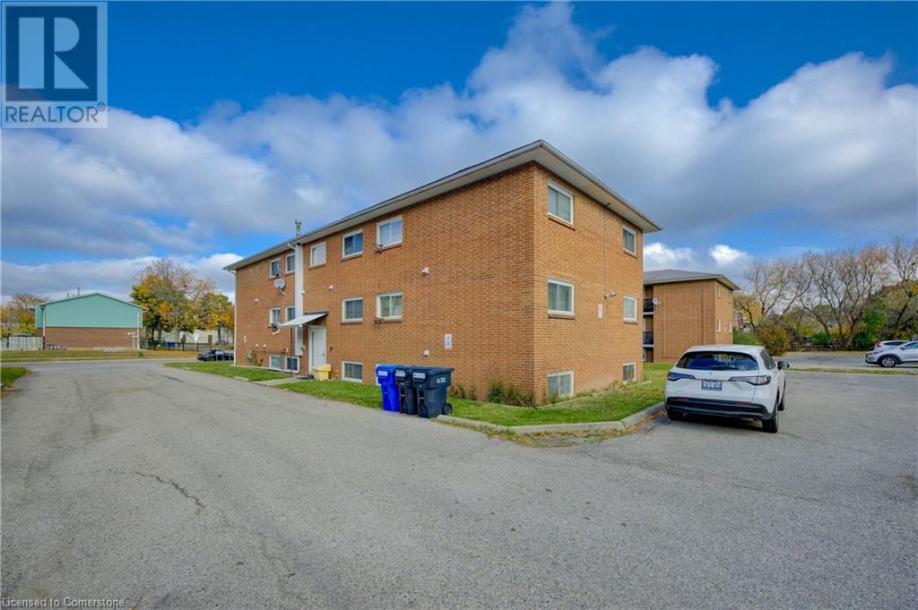 59 Brybeck CrescentKitchener, Ontario  N2M 2C5 - Photo 6 - 40671216