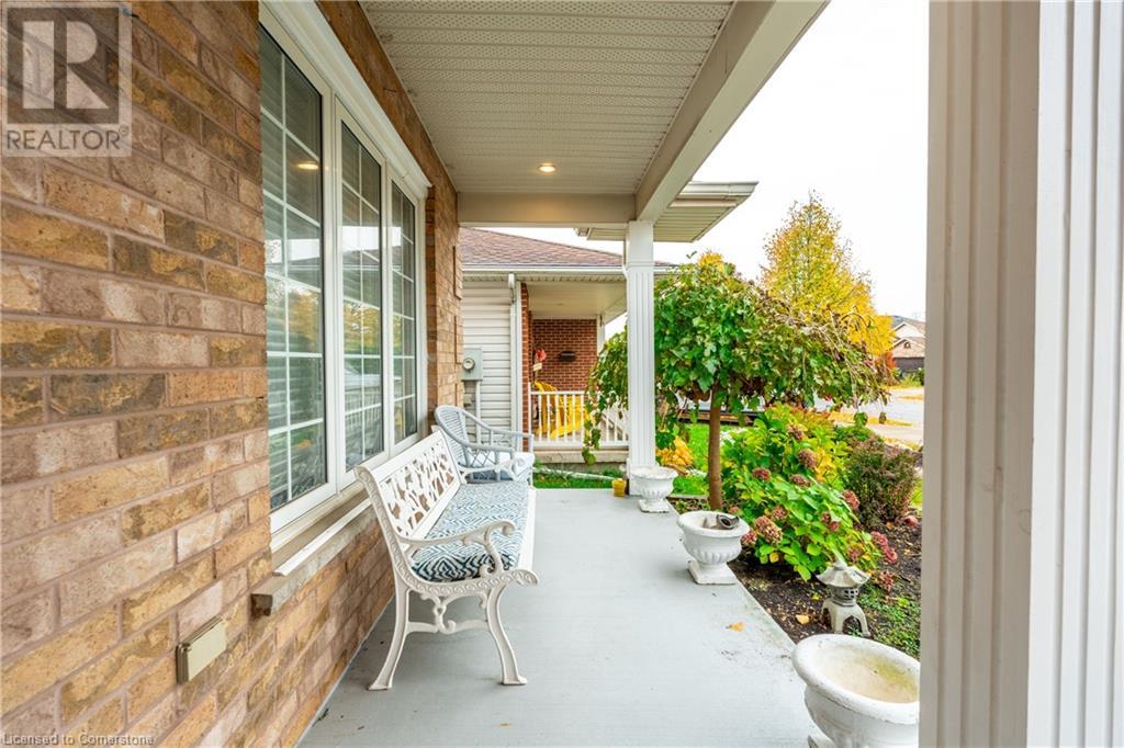 8034 Woodsview Crescent, Niagara Falls, Ontario  L2H 3C9 - Photo 2 - XH4202038