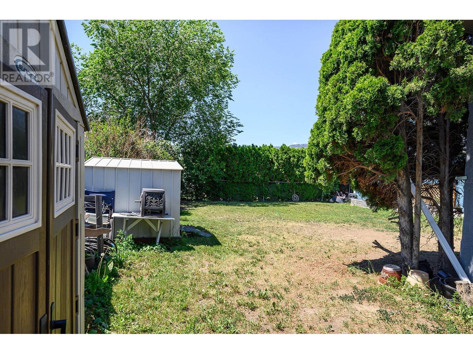 1074 Ollek Street Kamloops